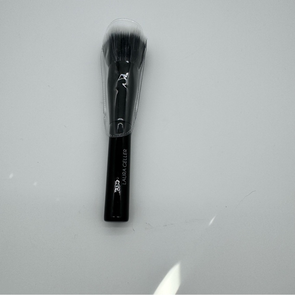 Laura Geller Full Face Powder Brush Black Handle NWOB 6.25 inch